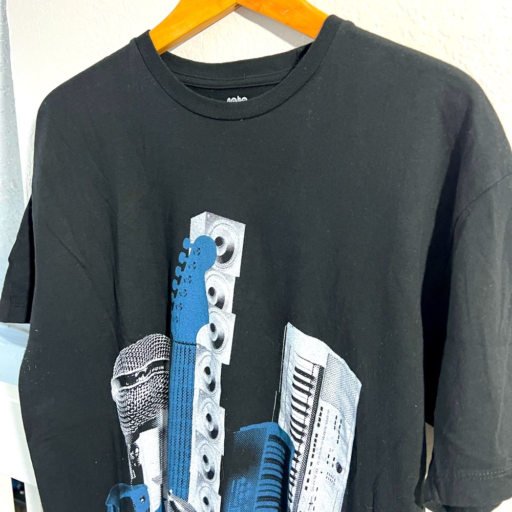 Men’s NOBO Black & Music Instruments T-Shirt Large (NEW)